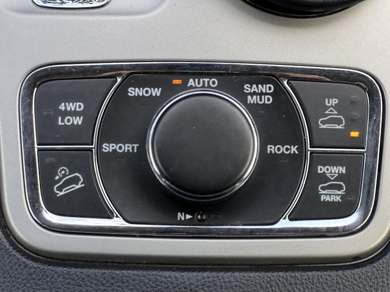 Jeep Grand Cherokee 3.0CRD OVERLAND KŮŽE odp.DPH - fotka 30 z 54