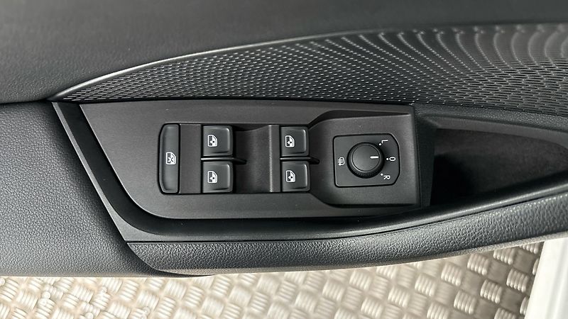 Škoda Octavia 2.0 TDI Ambition Combi - fotka 21 z 26