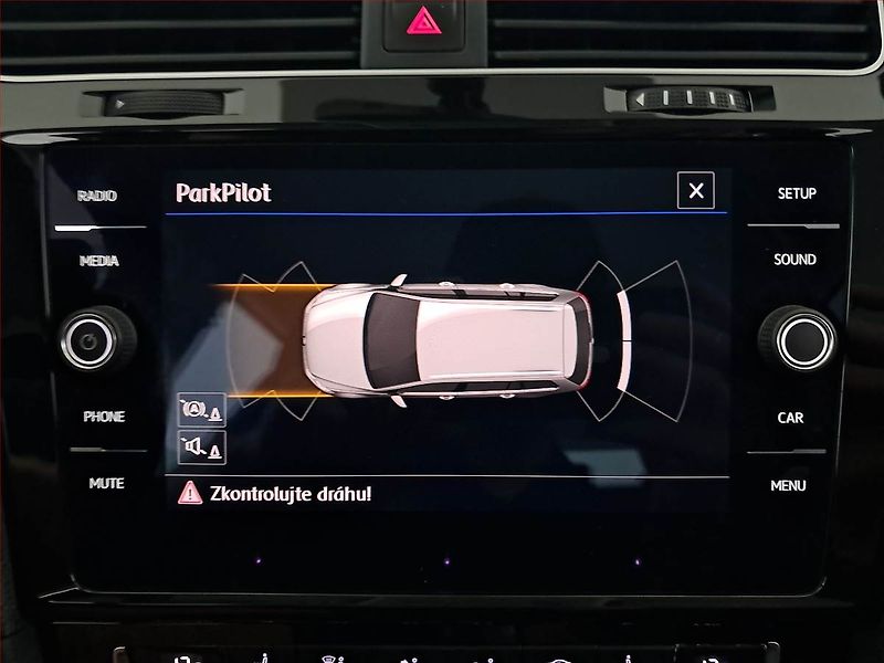 Volkswagen Golf (2020) Highline 1.5 TSI, ČR,1.maj - fotka 20 z 21