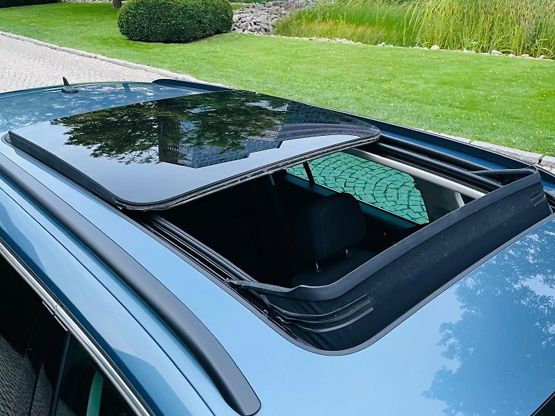 Volkswagen Passat 2.0TDI AUTOMAT VÝHŘEV SERVISKA - fotka 51 z 54