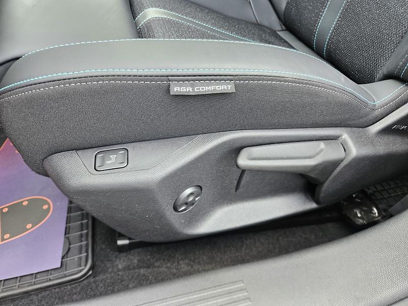 Peugeot 308 (2024) SW 1.2PT 130 ALLURE EAT8  - fotka 26 z 30