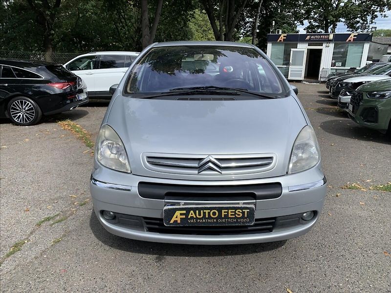 Citroën Xsara Picasso 1,6 i - fotka 2 z 17