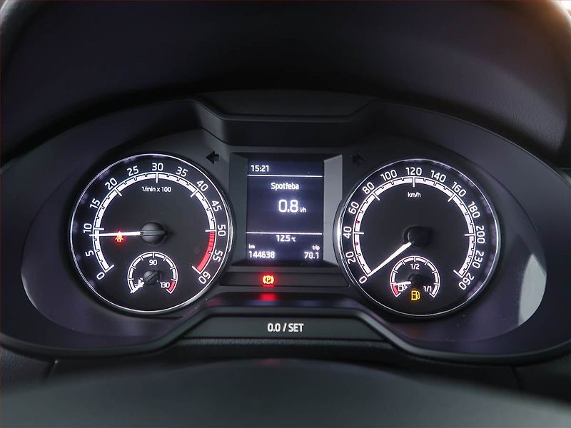 Škoda Octavia (2017) Ambition 1.6 TDI, Tempomat - fotka 11 z 17