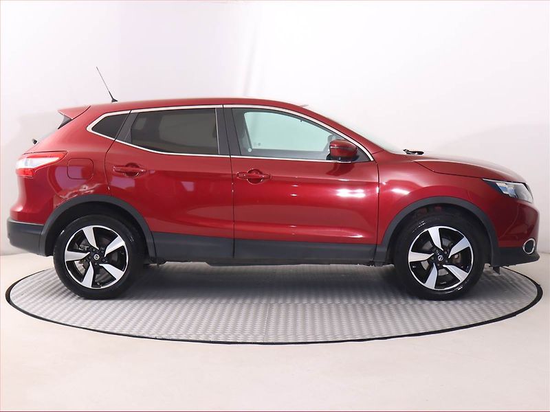 Nissan Qashqai (2016) 1.2 DIG-T, Serv.kniha, Navi - fotka 6 z 18