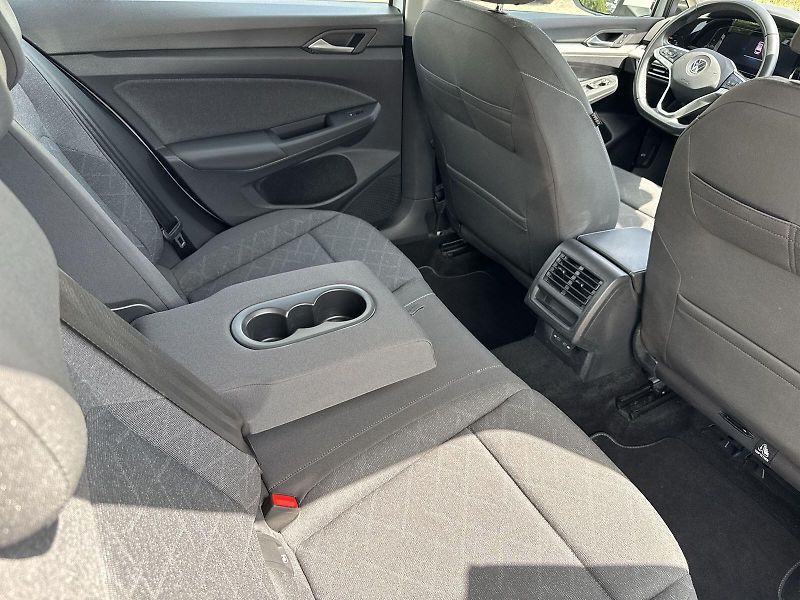 Volkswagen Golf (2022) 2.0 TDI Variant Life - fotka 9 z 30
