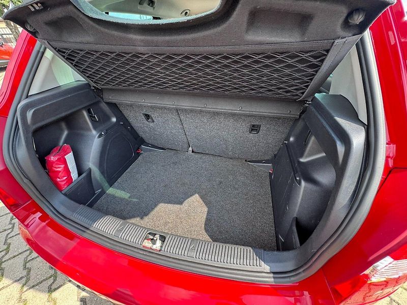 Škoda Fabia (2011) 1,2 TSI 63 KW KM STK - fotka 37 z 49