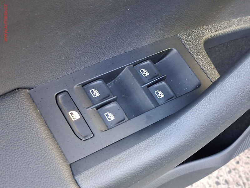 Škoda Octavia (2018) 2.0 TSi, RS, LED, navi - fotka 11 z 19