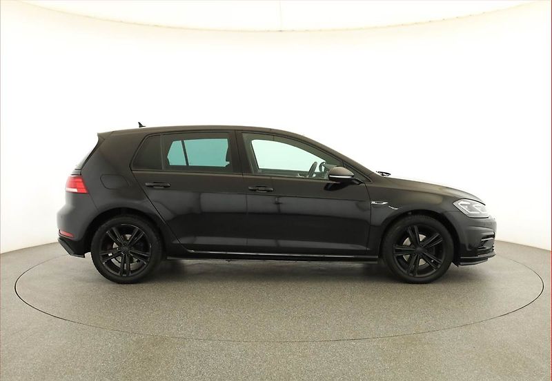 Volkswagen Golf (2017) R-Line 1.4 TSI, Automat - fotka 6 z 18