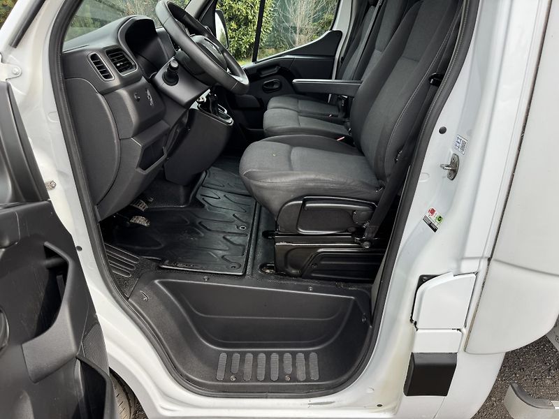 Renault Master 2.3DCi,120kw,10pal.,ČR,1.maj. - fotka 16 z 38