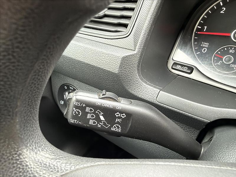 Volkswagen Caddy 2,0 TDI 5míst NAVIGACE - fotka 19 z 23
