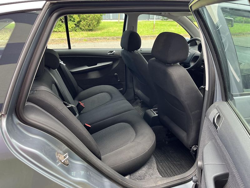 Škoda Fabia 1,4i 16V /74kW/1.maj./servis. - fotka 19 z 30