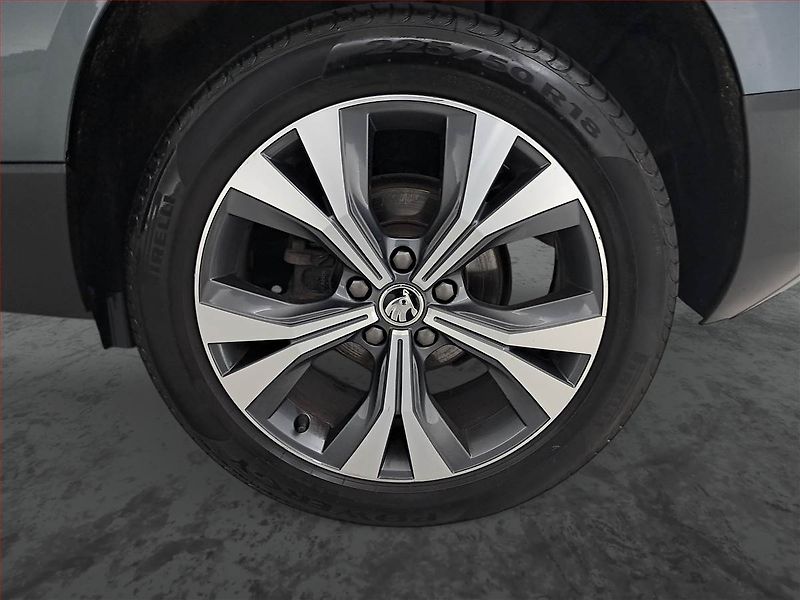 Škoda Karoq (2019) Style 2.0 TDI, 4X4, Automat - fotka 15 z 18