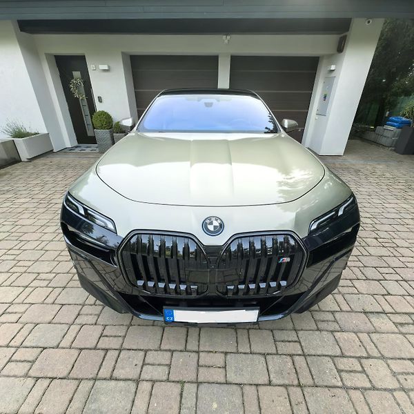 BMW i7 (2026) 760, 2026,TV, M, 6290km,Carbon - fotka 2 z 24