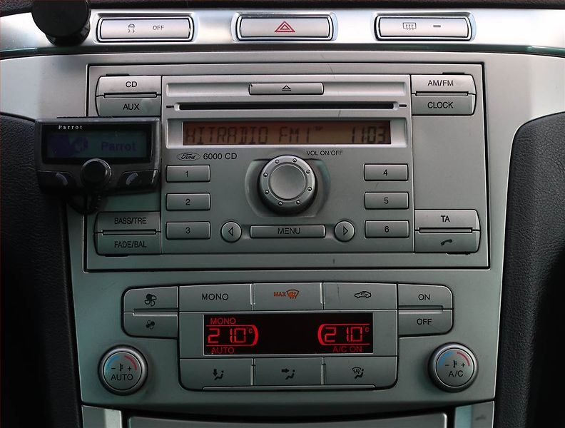 Ford S-MAX (2007) Trend 1.8 TDCi, 7 míst - fotka 12 z 17