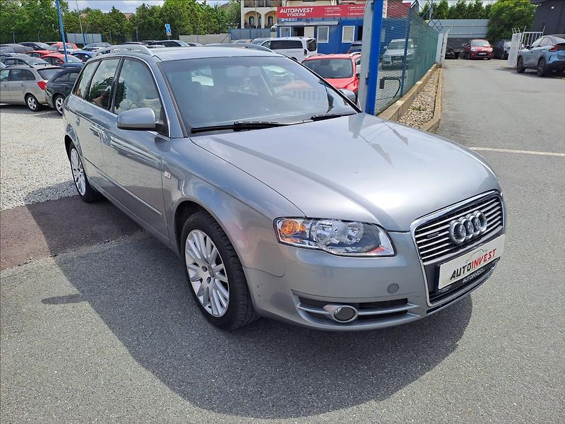 Audi A4 Avant 2,0 i QUATTRO - fotka 2 z 13