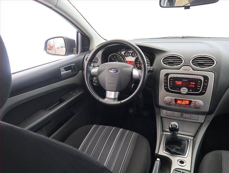 Ford Focus (2009) 1.6 16V, nová STK, CZ doklady - fotka 7 z 14