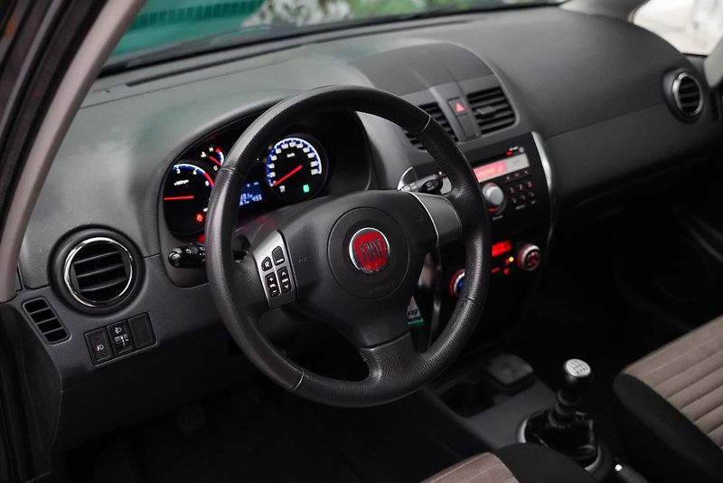 Fiat Sedici - fotka 14 z 23