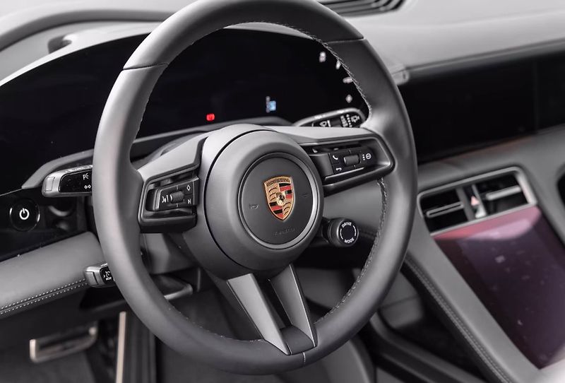 Porsche Taycan Sport Turismo ACC 360 BOSE Mat - fotka 17 z 20