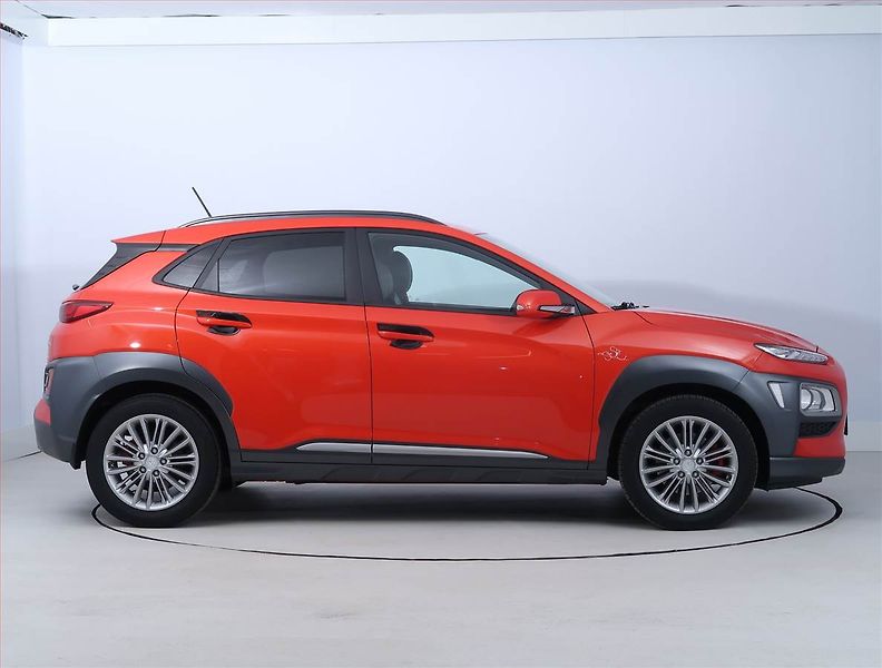Hyundai Kona (2020) Style 1.6 T-GDI, Automat, ČR - fotka 6 z 19