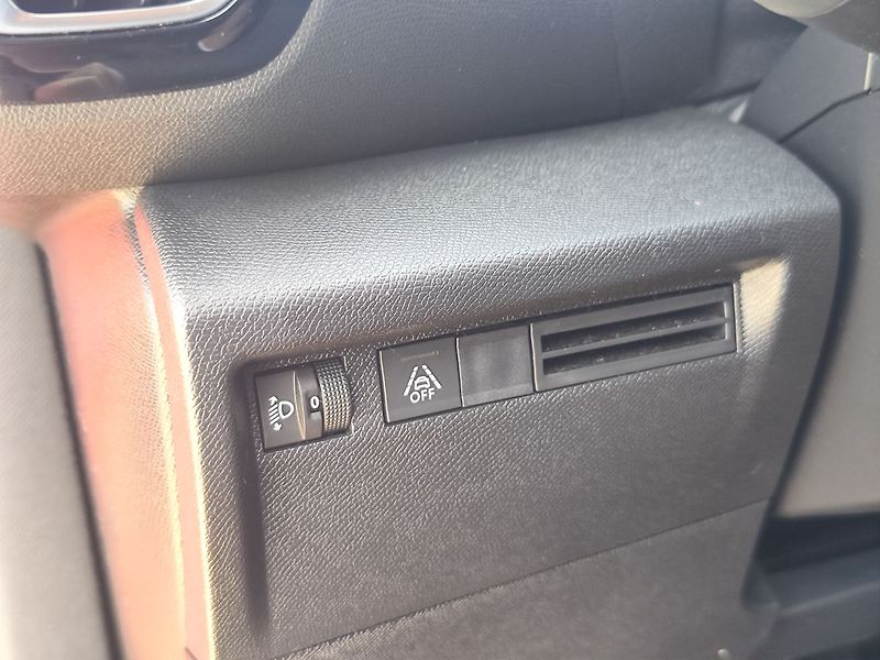 Citroën C4 1.2 Puretech/96kW Feel S&S - fotka 27 z 29