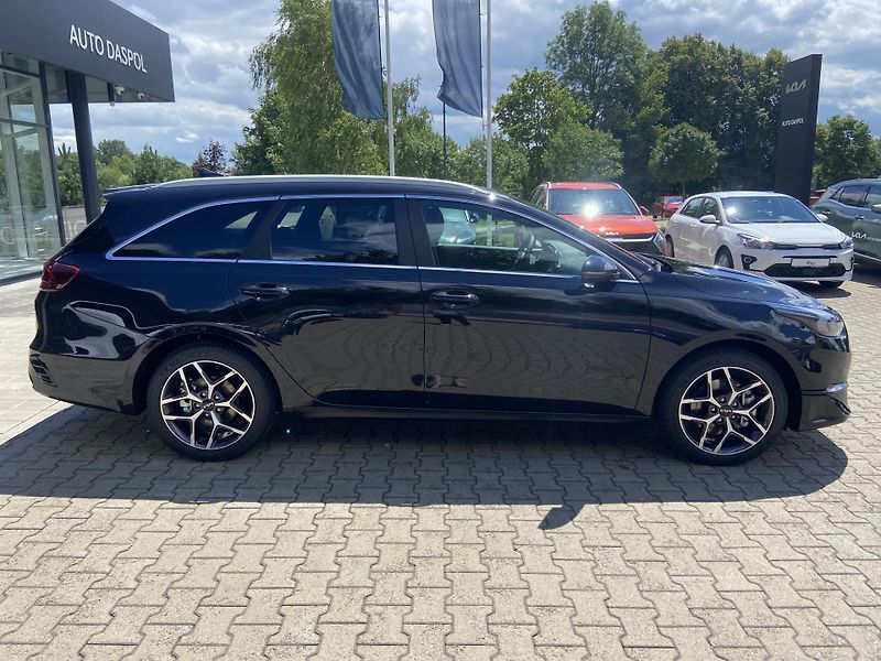 Kia Ceed SW (2025) TOP Tech+Bus 