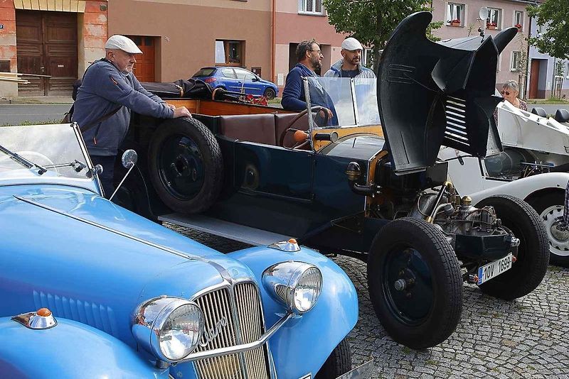 3. roční setkání historických vozidel v Černošíně na Tachovsku.