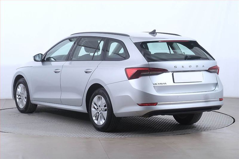 Škoda Octavia (2022) Ambition Plus 2.0 TDI - fotka 4 z 21