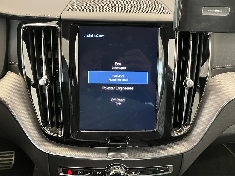 Volvo XC60 T6 AWD R-Design POLESTAR AT8 - fotka 48 z 57