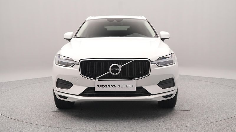 Volvo XC60 B4 AWD MOMENTUM PRO AUT CZ - fotka 15 z 37