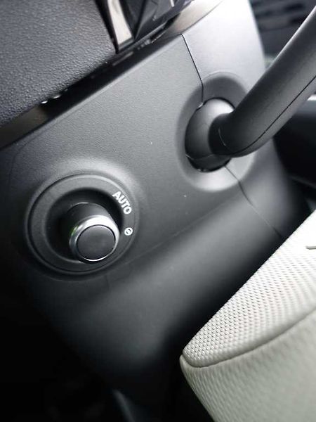 Land Rover Discovery 5 3,0  Dynamic SE D350 - fotka 25 z 43