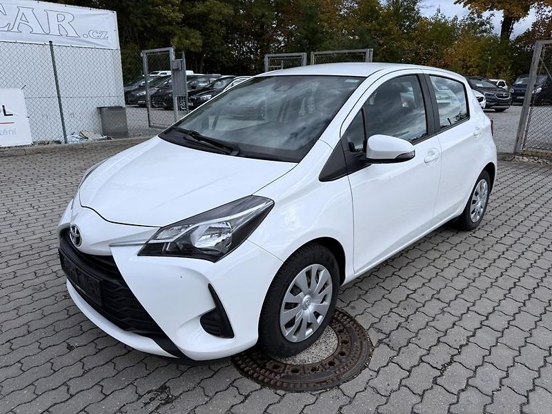 Toyota Yaris 1.5i 82 kW navi. serviska - fotka 1 z 18