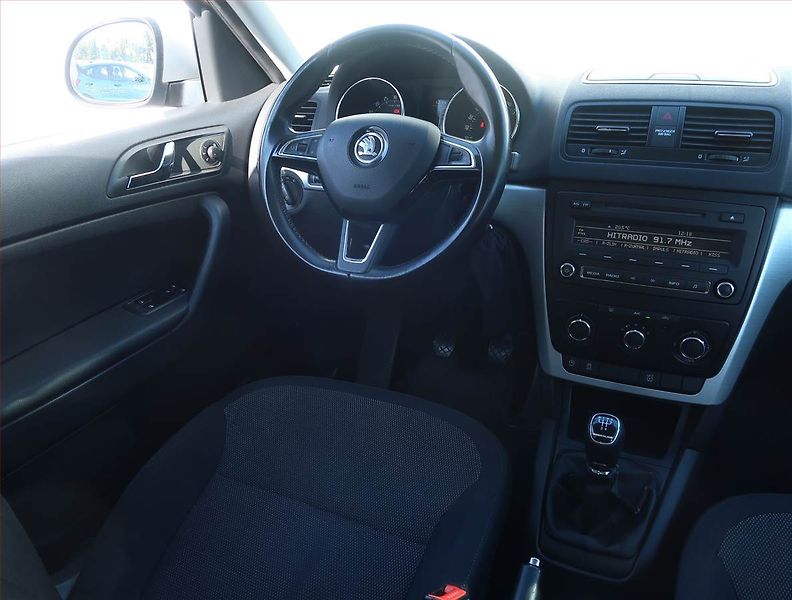 Škoda Yeti (2015) 1.6 TDI, Tempomat - fotka 7 z 17