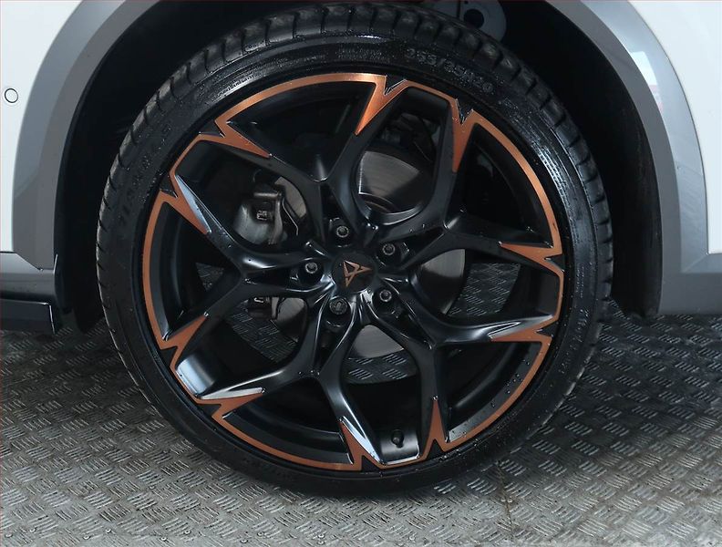Cupra Formentor (2022) 1.5 TSI - fotka 15 z 18