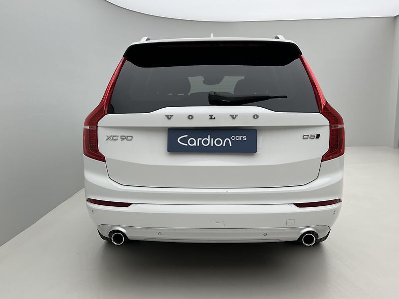 Volvo XC90 D5 AWD MOMENTUM CZ - fotka 11 z 33