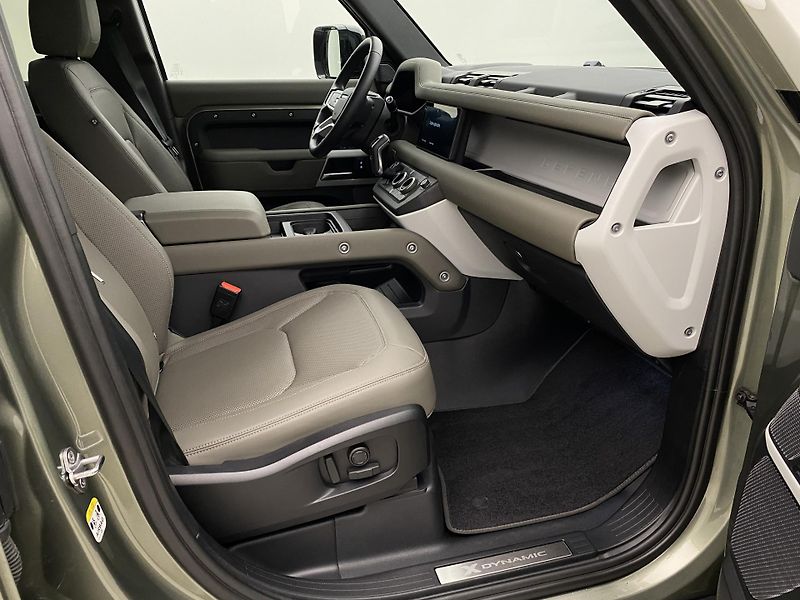Land Rover Defender D250 X-DYNAMIC SE AWD AUT - fotka 23 z 48