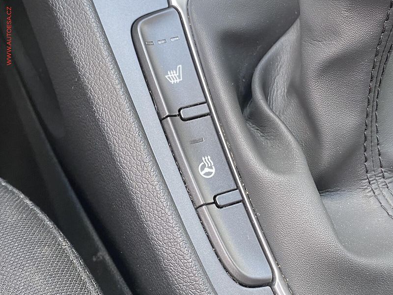 Hyundai Kona (2021) 1.0 T-GDi, Edition 30 - fotka 15 z 20