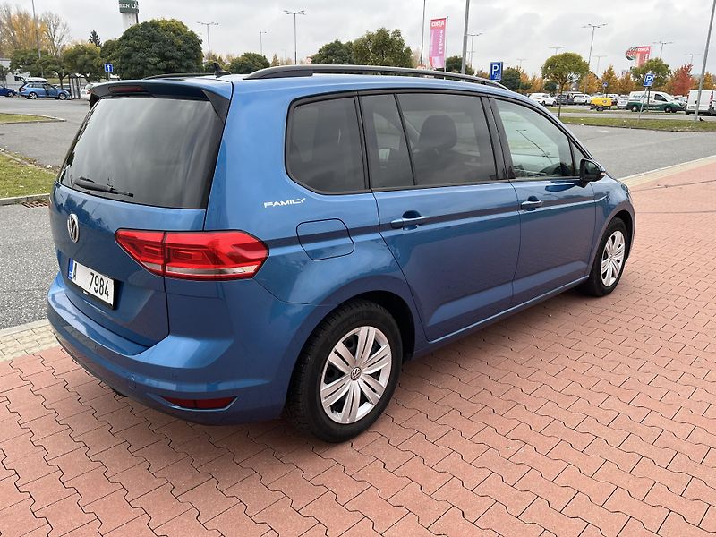 Volkswagen Touran 1.6 TDi 85 kW Full Led 7 Míst - fotka 5 z 36