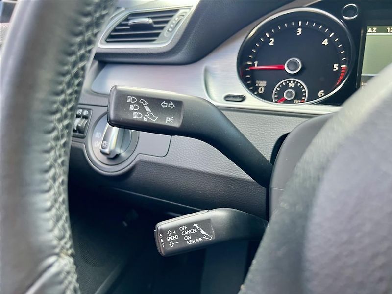 Volkswagen Passat 2,0 TDi DSG HIGHLINE / NAVI - fotka 24 z 42