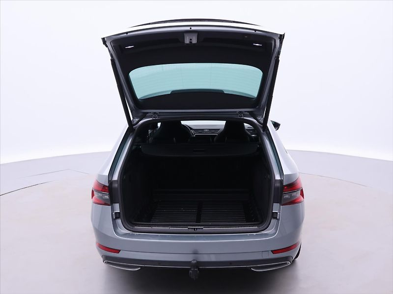 Škoda Superb 2,0 TDI 147kW Sportline DSG DP - fotka 9 z 30