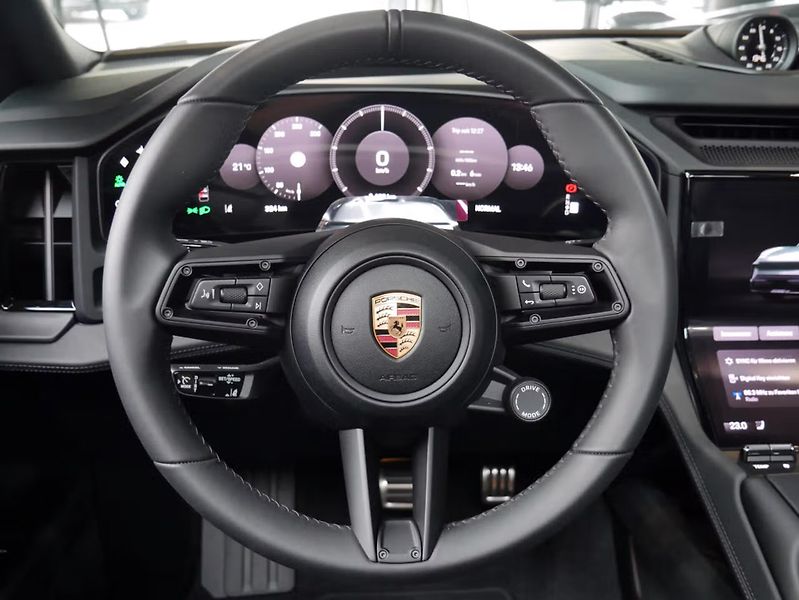 Porsche Cayenne Electric Pano HuD 360 Chrono T - fotka 14 z 22