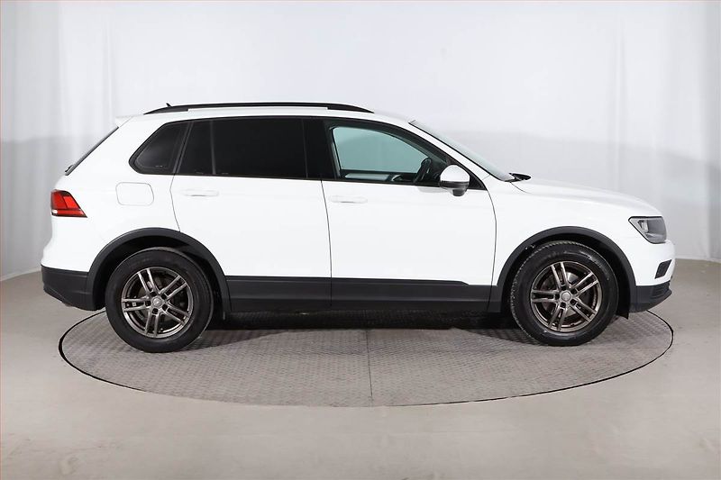 Volkswagen Tiguan (2019) 1.5 TSI, Tempomat - fotka 6 z 20