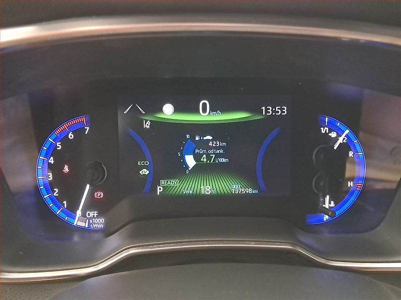 Toyota Corolla (2020) 1.8 Hybrid - fotka 11 z 16