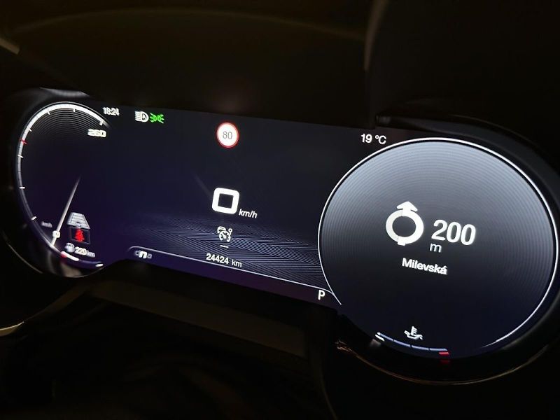 Alfa Romeo Stelvio (2024) 2.0T 280k AT8 ZF Q4 4x4 Veloce - fotka 15 z 20