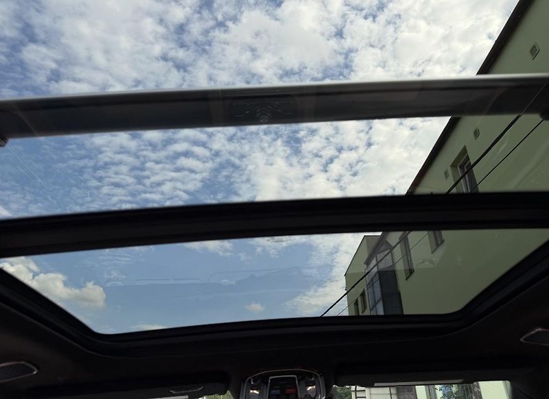 Jeep Grand Wagoneer (2022) + SERIES III + DPH + FULL + - fotka 36 z 36