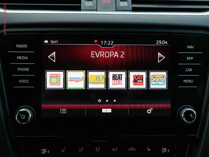 Škoda Octavia (2017) 2.0 TDi 4x4, ČR, Style, DSG - fotka 17 z 24
