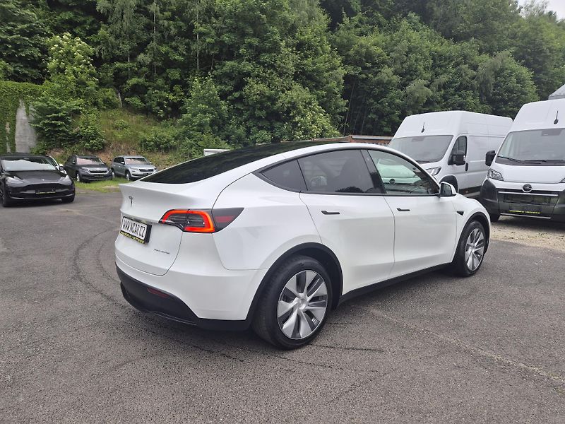 Tesla Model Y LONG RANGE DUAL MOTOR  92% - fotka 5 z 50