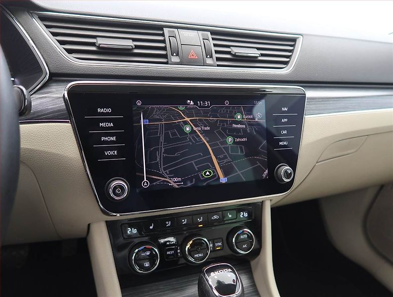 Škoda Superb (2022) Style 2.0 TDI, digi klima - fotka 16 z 27