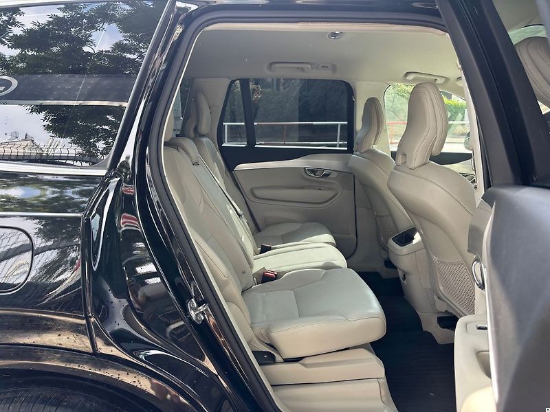 Volvo XC90 D5/2019/MOMENTUM.DPH.ZÁRUKA 12 - fotka 24 z 58