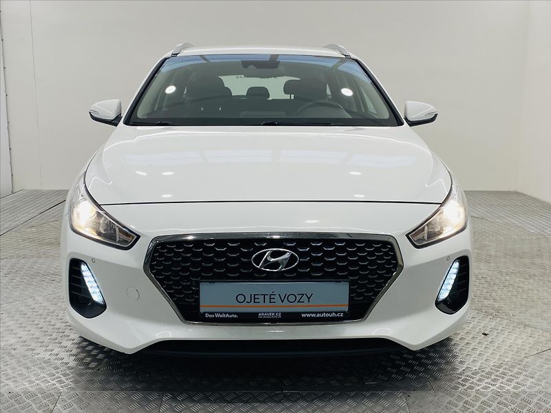 Hyundai i30 1,6 CRDi 81kW Style - fotka 4 z 23