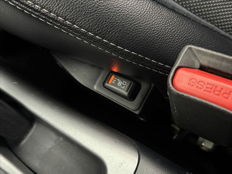 Mitsubishi Outlander 2,2 4WD AUTOMAT VÝHŘEV KAMERA - fotka 22 z 34